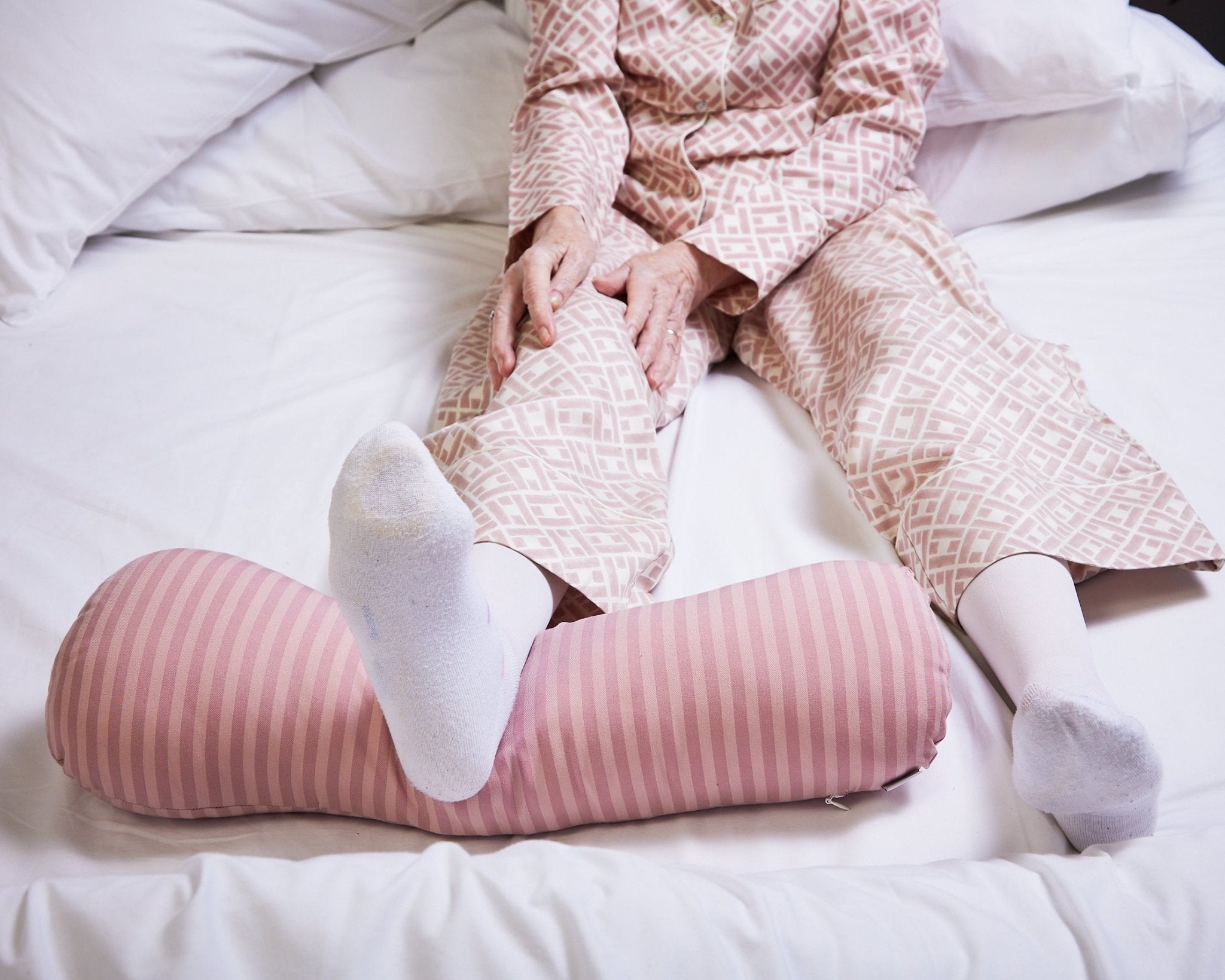 Weighted short sleeper sleep body support pillow – SiEST Sleep